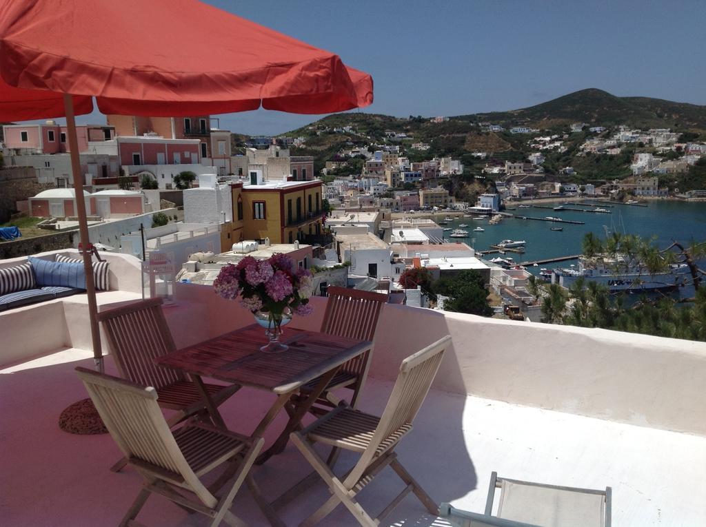 Casa Carmela Bed and Breakfast Ponza Buitenkant foto