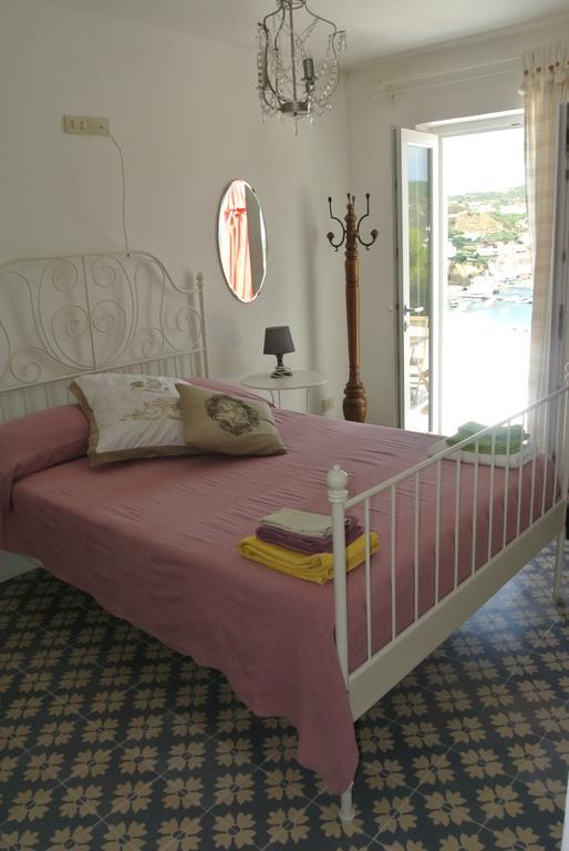 Casa Carmela Bed and Breakfast Ponza Buitenkant foto